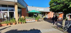  at Lesecafe Anstandig essen in Erlangen