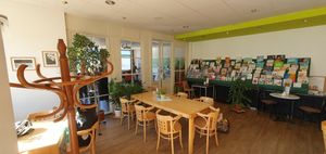  at Lesecafe Anstandig essen in Erlangen