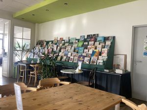 Lese Stoff   at Lesecafe Anstandig essen in Erlangen