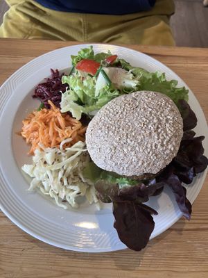 Klima-Burger  at Lesecafe Anstandig essen in Erlangen