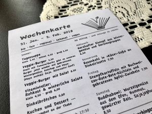 menu at Lesecafe Anstandig essen in Erlangen