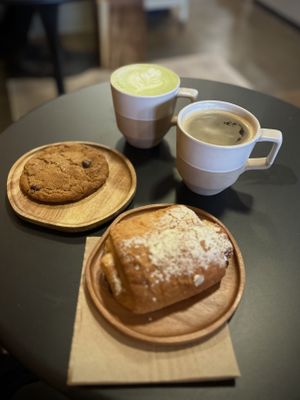 Matcha Latte with oat milk, Shoofly vegan chocolate chip cookie, vegan chocolate croissant 🥐   at Exquisite Creatures Coffee in Portland