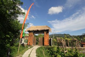 The picturesque view that greets you at the restaurant entrance at Anandinii Organic Garden & Kitchen in Sidemen