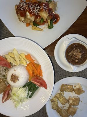 BBQ Tofu w veggies & Rice, + Crispy tempeh & Tofu   at Anandinii Organic Garden & Kitchen in Sidemen