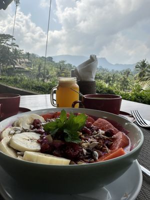 Smoothie bowl (not so good)   at Anandinii Organic Garden & Kitchen in Sidemen
