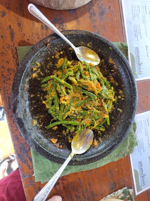 Long bean salad at Anandinii Organic Garden & Kitchen in Sidemen
