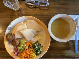 Pita plate and the daily soup at KAZRO DELI KAMAKURA in Kamakura