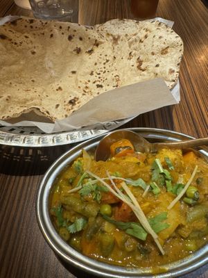 Mixed veg curry and chipata naan bread   at Vege Herb Saga in Tokyo