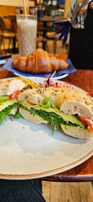 Avocado bagel (supposed to be for lunch but it's tiny) at WASBAR in Antwerpen
