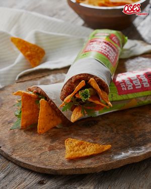 Cig köfte wrap mit Doritos at Oses Cig Köfte - Praterstern in Vienna