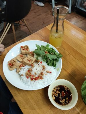 Lemon grass tofu, passion fruit lemonade at Coco Viet in Cologne