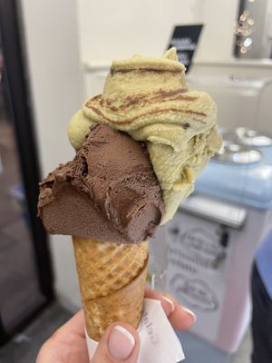 Pistachio and Dark chocolate vegan icecream 🇮🇹 this was the best ice cream I’ve ever had!   at Gelateria Artigianale Rufus in Pisa