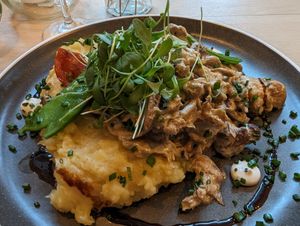 Soooo lecker!!!! Rahmgeschnetzeltes at Virtshaus in Ulm