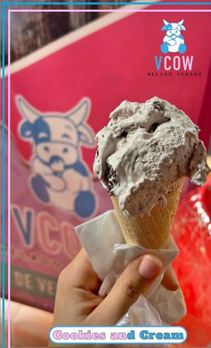 Cono de helado cookies And Cream  at VCOW in Morelia