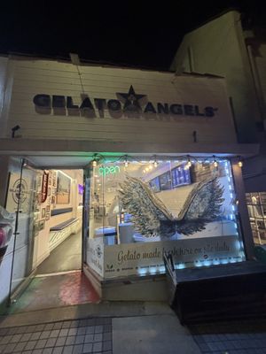 Store front  #Veganuary at Gelato and Angels in Manhattan Beach