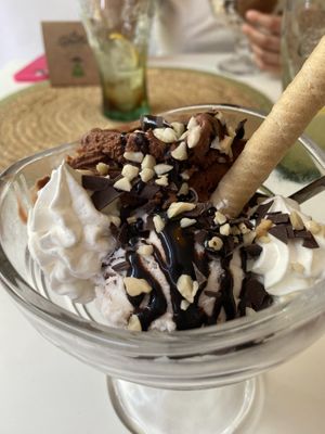   at La Huella Vegana - ES Visuals in Andorra La Vella