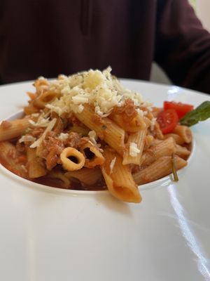   at La Huella Vegana - ES Visuals in Andorra La Vella