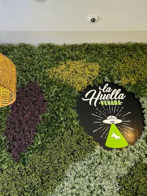   at La Huella Vegana - ES Visuals in Andorra La Vella