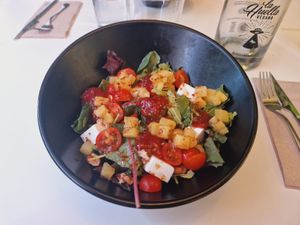  at La Huella Vegana - ES Visuals in Andorra La Vella