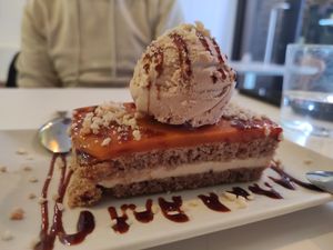 Sweet Harama Cake at La Huella Vegana - ES Visuals in Andorra La Vella