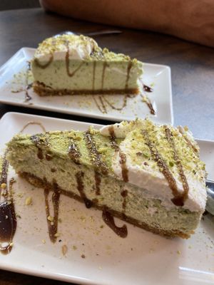 Tarta de queso con pistacho  at La Huella Vegana - ES Visuals in Andorra La Vella