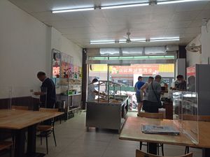 The restaurant, with plenty of seating at Tianyi - 天一素食館 in Chiayi