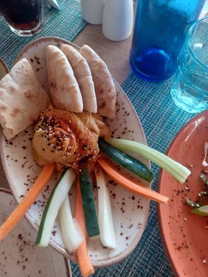 Hummus at Ciales in Mallorca