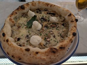 The award winning vegan truffle pizza at Basta in Stockholm