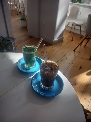 Matcha latte and moccachino both with oat milk at ÖXL Café in Wismar