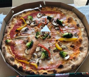 Veggie pizza  at 800PIZZA in Abu Dhabi