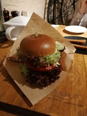 Beyond meat burger at Avocado Cafe - Tverskaja in Moscow