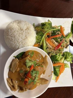 Stopped by here for lunch on our way home, on a road-trip .  at Buatong - Thai Vegan Restaurant in Fresno