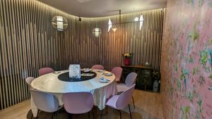 Pink Palms Private Room at Mother Earth Classic - 大地之素 in Central Singapore