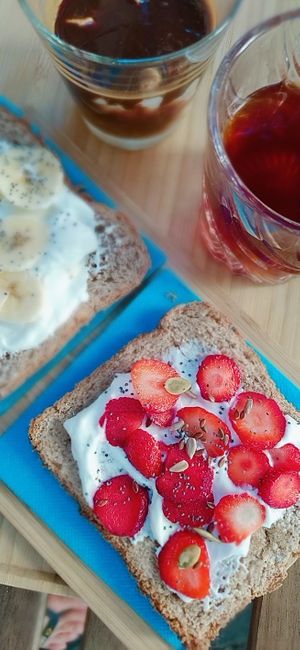 Toast w/ Vegan Cheese and Strawberries at Ventimetriquadri - Specialty Coffee in Naples