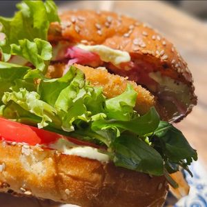 Katsu tofu burger at Masha Vegeteria in Jelsa