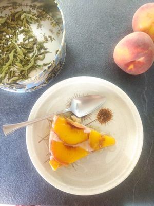 Gâteau renversé aux pêches + sirop de verveine at Sambuca in Clermont-ferrand