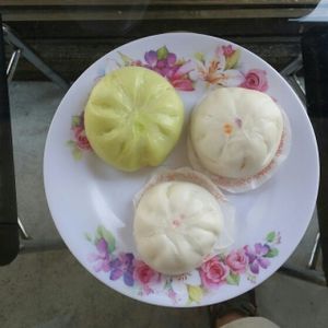 3 delicious vegan steamed buns at Pun-Pao Steamed Buns in Chiang Mai