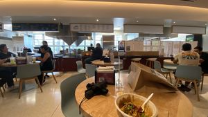 Indoor seating (there’s outdoor seating too)  at Alton Food Hall in Miami Beach