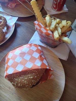 Plantifica y papas a la francesa at Sugar Planty in Mexico City