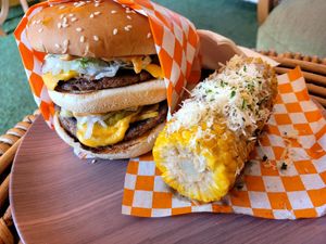 Deliciosa comida y atención. at Sugar Planty in Mexico City