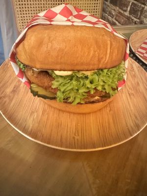 Crispy chicken sandwich   at Sugar Planty in Mexico City