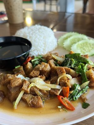 Stir fried vegan crispy pork with Thai basil & rice (70 THB)  at Kinphak Cafe  in Chiang Mai