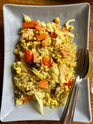 Stir-fried cabbage with vermicelli and tofu (50 THB)  at Kinphak Cafe  in Chiang Mai