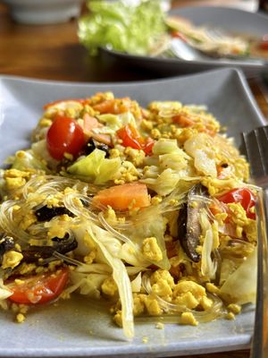 Stir-fried cabbage with vermicelli and tofu (50 THB)  at Kinphak Cafe  in Chiang Mai