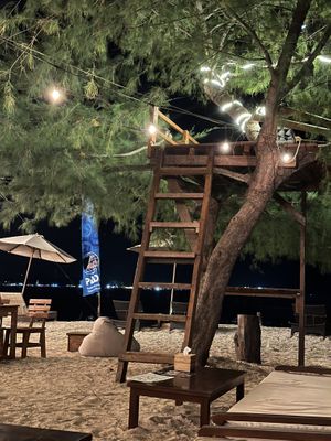 Treehouse table!   at Bubbles Restaurant in 