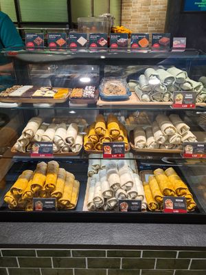 Wraps and pastries at immergrün in Essen