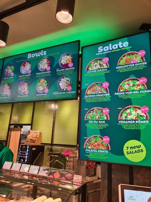 Bowls and salads at immergrün in Essen