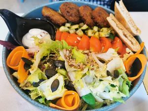 Felafel salad at Balino Yoga Café  in Sevilla