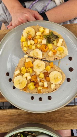 Fruit toast at Balino Yoga Café  in Sevilla