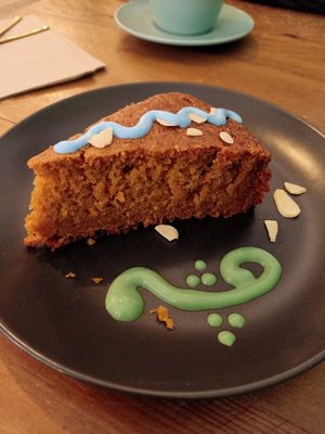 Zalige worteltaart at Balino Yoga Café  in Sevilla